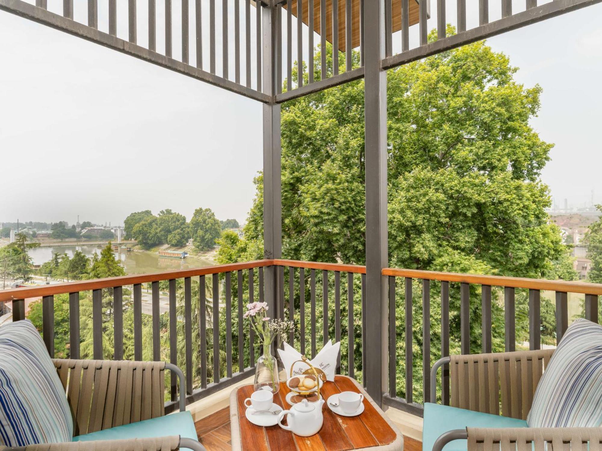 Radisson Collection Hotel & Spa, Riverfront Srinagar Zewnętrze zdjęcie